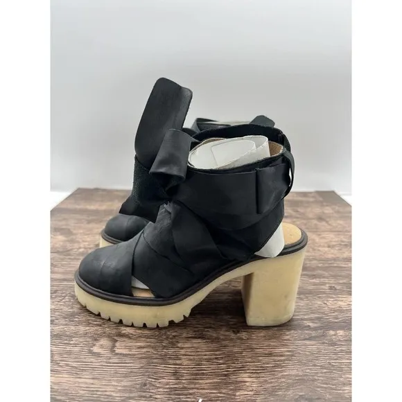 Free People Blake Platform Heel Size 38 / 8 Black Suede Shoes
