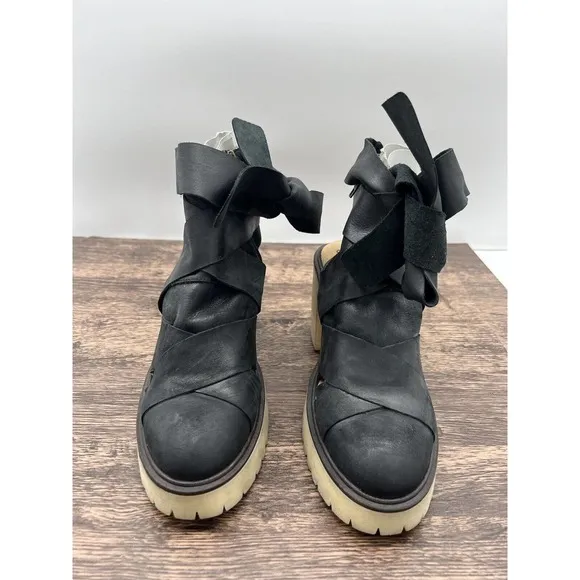 Free People Blake Platform Heel Size 38 / 8 Black Suede Shoes