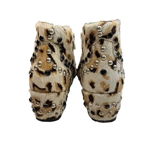 FREE PEOPLE leather Booties Chasing Cowgirl Chore Western animal Print