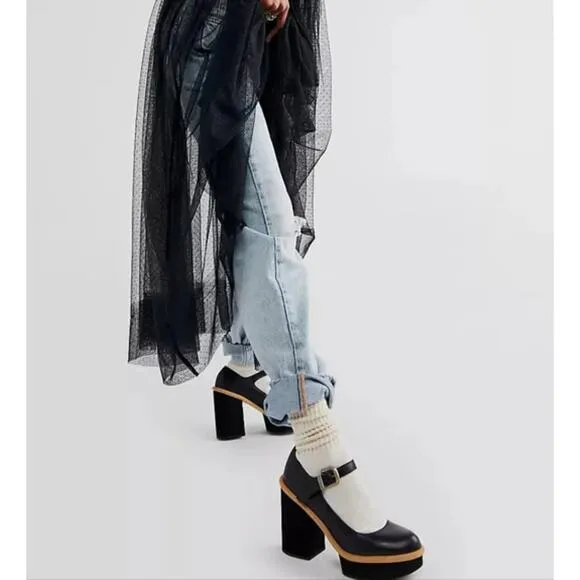 Free People Maggie Mary Jane Platform Pumps - EUC 37EU (6.5-7 US)