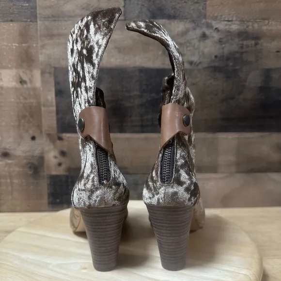 Free People Moonlight Brown/Gold Crushed Velvet Asymmetrical Boots Size 39 (8.5)