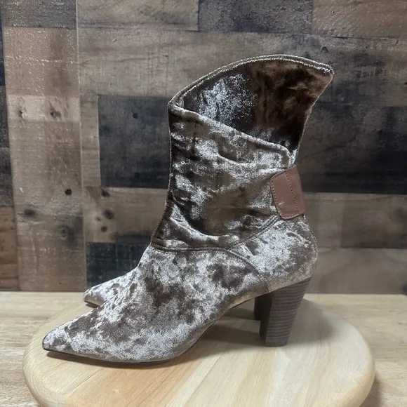 Free People Moonlight Brown/Gold Crushed Velvet Asymmetrical Boots Size 39 (8.5)