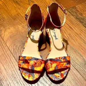 FREE PEOPLE orange floral block heel sandals. Size 37