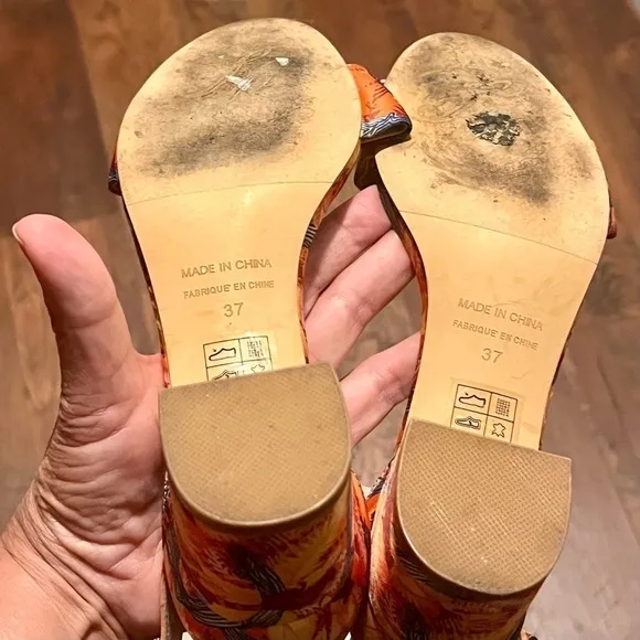 FREE PEOPLE orange floral block heel sandals. Size 37