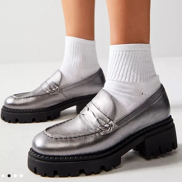 Free People Pewter Lyra Lug Sole Leather Loafer Size 38 Worn