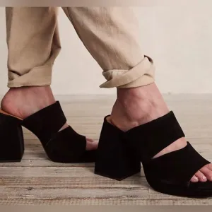FREE PEOPLE Suede Love IsEverywhere Platform Sandals NWT size 7 (38)