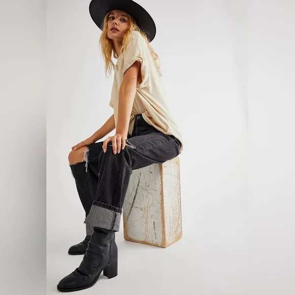 Free People Women’s Elle Block Heel Boots. Size 39.