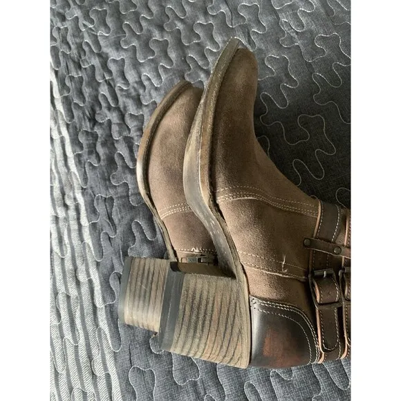 Freebird Shiloh Brown Suede Ankle Boots W/Straps Sz 8 Block Heel Distressed