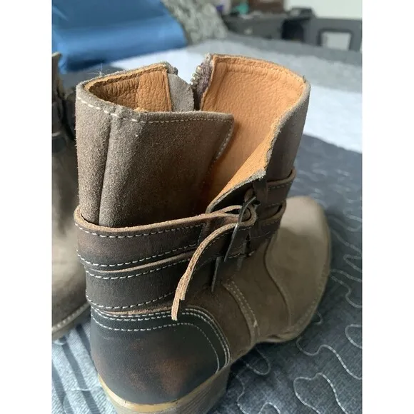 Freebird Shiloh Brown Suede Ankle Boots W/Straps Sz 8 Block Heel Distressed