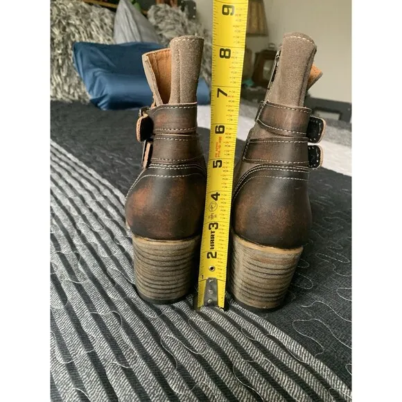 Freebird Shiloh Brown Suede Ankle Boots W/Straps Sz 8 Block Heel Distressed