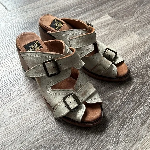 FREEBIRD Women’s Leather Strap Block Heel Sandals Distressed Sandal 8