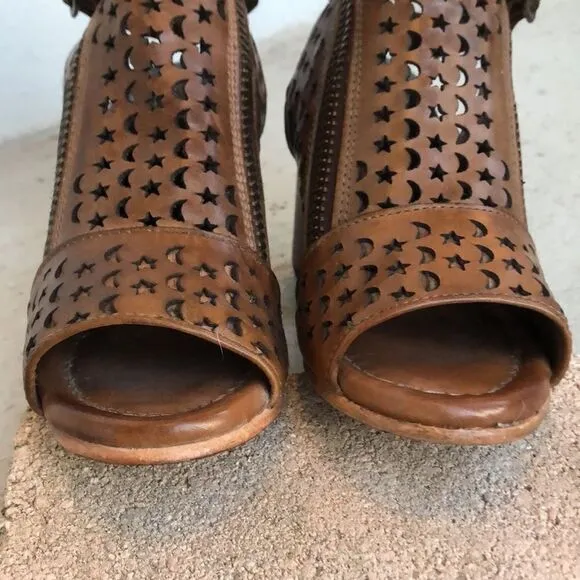 Freebird cutout ankle