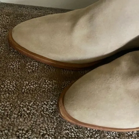 Free People Studded Charm Double V Ankle Boots in Tan SIZE 38 Nwt