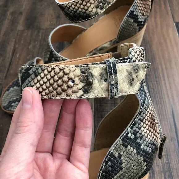 Frye &amp; Co Strappy Leather Block Heel Sandal Neutral Snakeskin Taupe Size 8.5