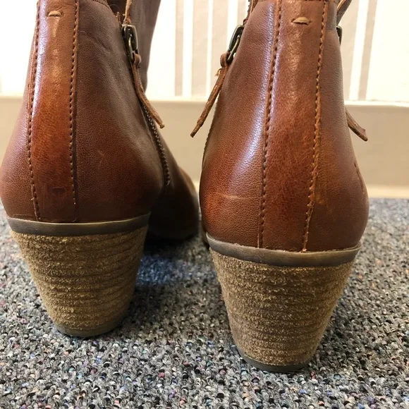 FRYE/ Boots By Frye/  Size: 10/ ANKLE BLOCK HEEL/ in pet friendly home