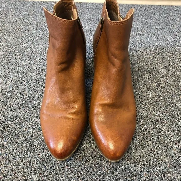 FRYE/ Boots By Frye/  Size: 10/ ANKLE BLOCK HEEL/ in pet friendly home