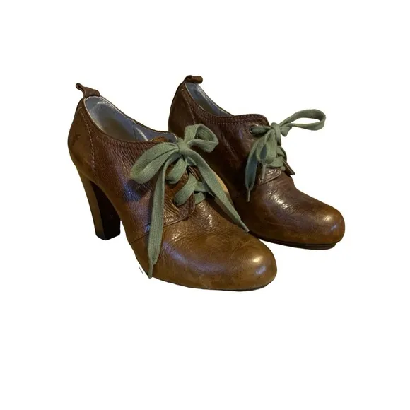 FRYE BROWN DISTRESSES LEATHER HIGH HEEL &quot;MIRANDA&quot; LACE UP SHOES (8M)