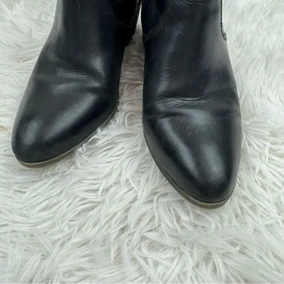 Frye Jennifer Almond Toe Zipper Leather Ankle Boots