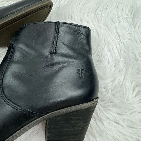 Frye Jennifer Almond Toe Zipper Leather Ankle Boots