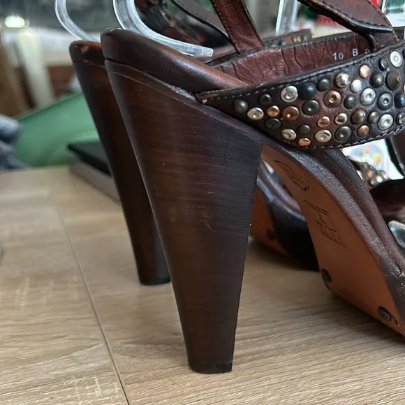 Frye Joy Brown Leather Studded Slingback Sandal Platform Heels - Size 10