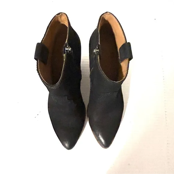 Frye Reina Black Nubuck Suede Block Heel Zip Ankle Bootie Western Size 6.5 M