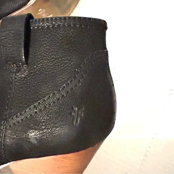Frye Reina Black Nubuck Suede Block Heel Zip Ankle Bootie Western Size 6.5 M