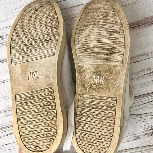 Frye White leather casual sneakers size 6.5‎