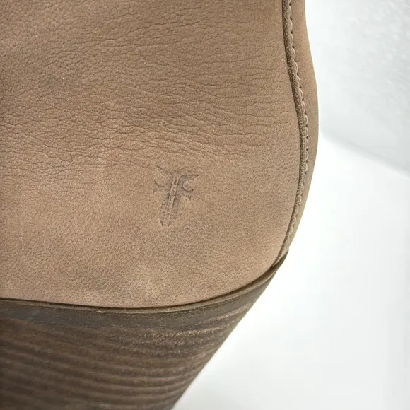 Frye - Women's Judith Double Zip gray /Taupe heeled Ankle Boots size 8