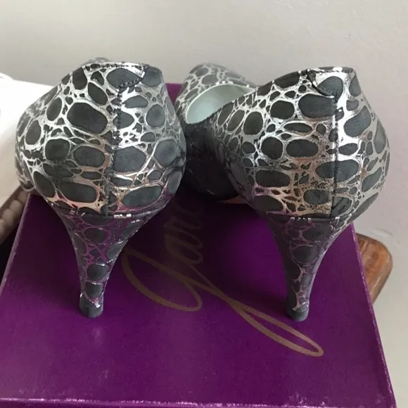 GAROLINI silver and black high heel shoes. Size 7.5