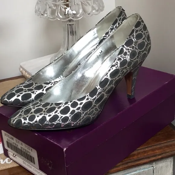 GAROLINI silver and black high heel shoes. Size 7.5
