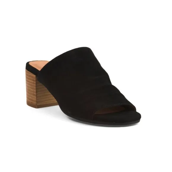 GENTLE SOULS Black Suede Suede Chas Sandals