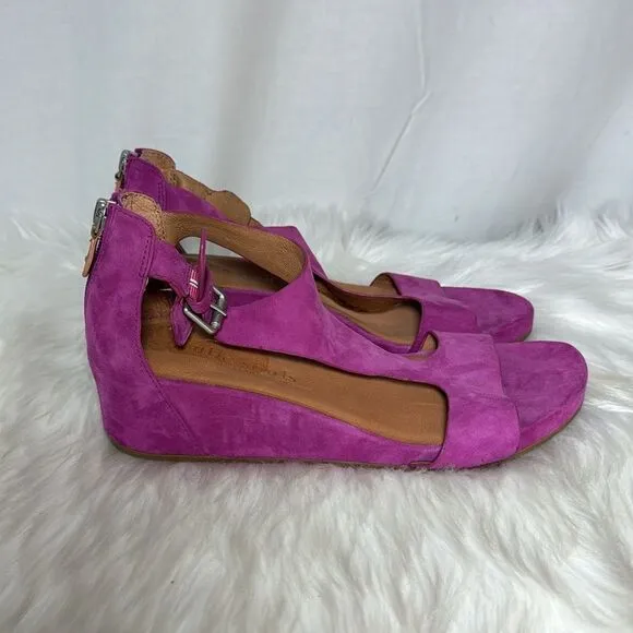 Gentle Souls Gisele Magenta Suede Wedge T-Strap Shoes Sz 8.5