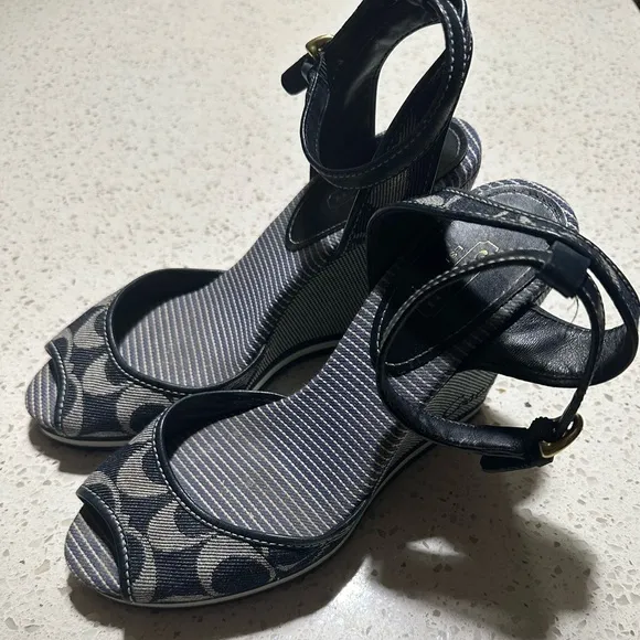 Genuine Coach (A8119) Tawney Heels Women's Wedge shoes Blue Stripes US 8 /6UK
