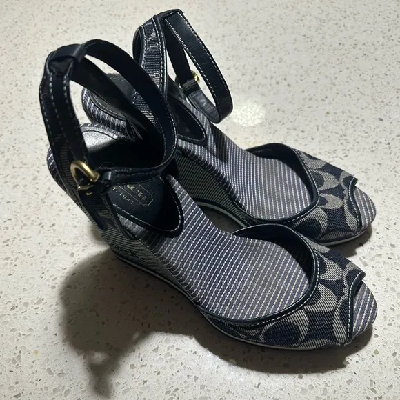 Genuine Coach (A8119) Tawney Heels Women's Wedge shoes Blue Stripes US 8 /6UK