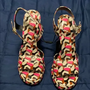 Geometric Pattern High Heel Sandals