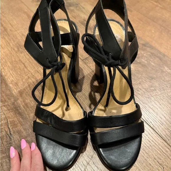 Gianni Bini Black Strappy Block Heel Sandals Size 7.5