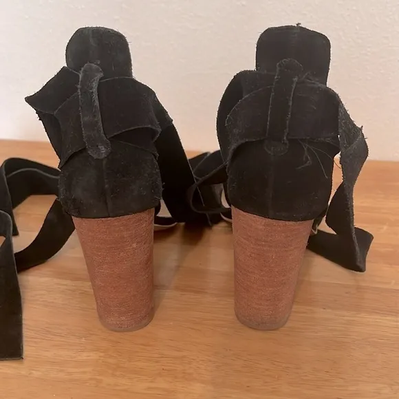 Gianni Bini Black Suede Block Heel Crisscross Gladiator Sandals Long Ties  11