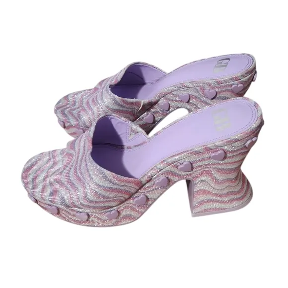 GIANNI BINI Heart String Sparkle Swirl Heart Studded Platform Sandals 9.5