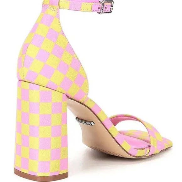 “GIANNI BINI” Maileigh Checkerboard Block Heel Sandals