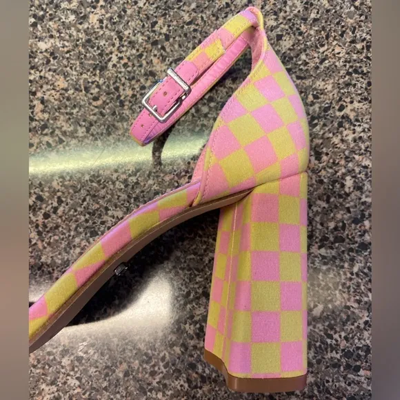 “GIANNI BINI” Maileigh Checkerboard Block Heel Sandals