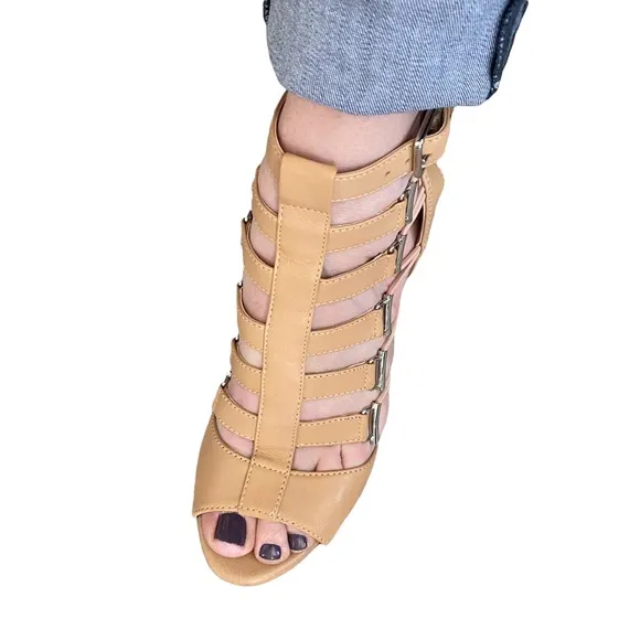 Gianni Bini Nude Leather with Metal Detail Block Heel Strappy Sandals 8.5