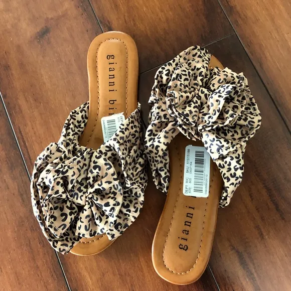 🆕Gianni Bini Sandals. NWT  000AJ