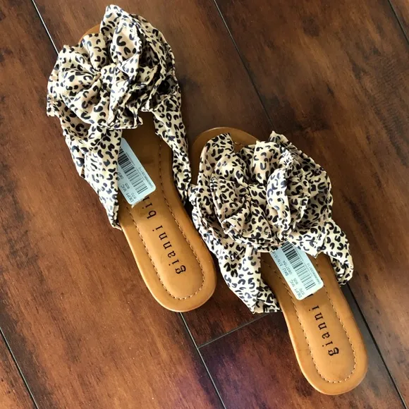 🆕Gianni Bini Sandals. NWT  000AJ