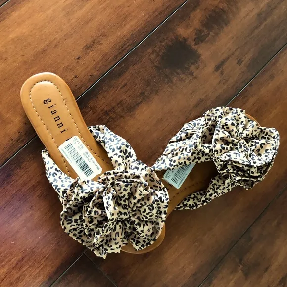 🆕Gianni Bini Sandals. NWT  000AJ