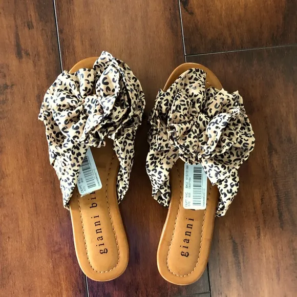 🆕Gianni Bini Sandals. NWT  000AJ