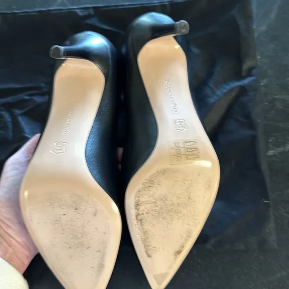 Gianvito Rossi Elegant Black Leather Pumps