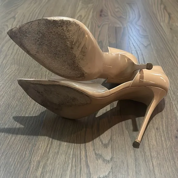 Gianvito Rossi Nude Women's Pumps