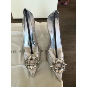 Good American Cinder-F**king-Rella Pump in Glass - 11.5