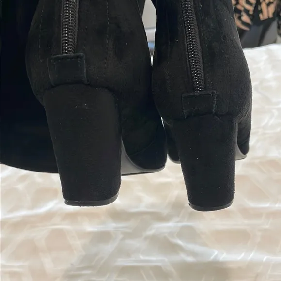 Goodnight Macaroon Black Over-the-Knee Boots with Block Heel