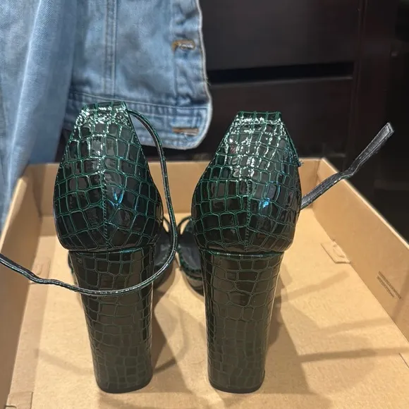 Green Crocodile-Embossed Women's Heels